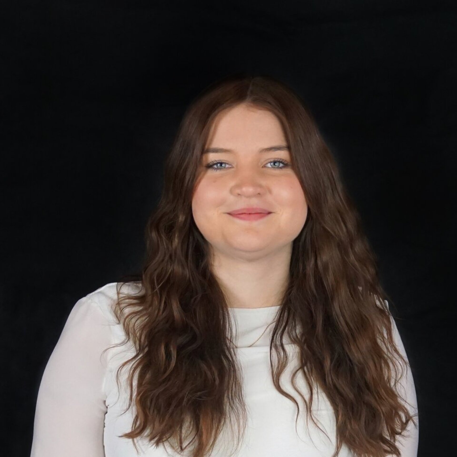 Portraitfoto vom schwarzem Hintergrund