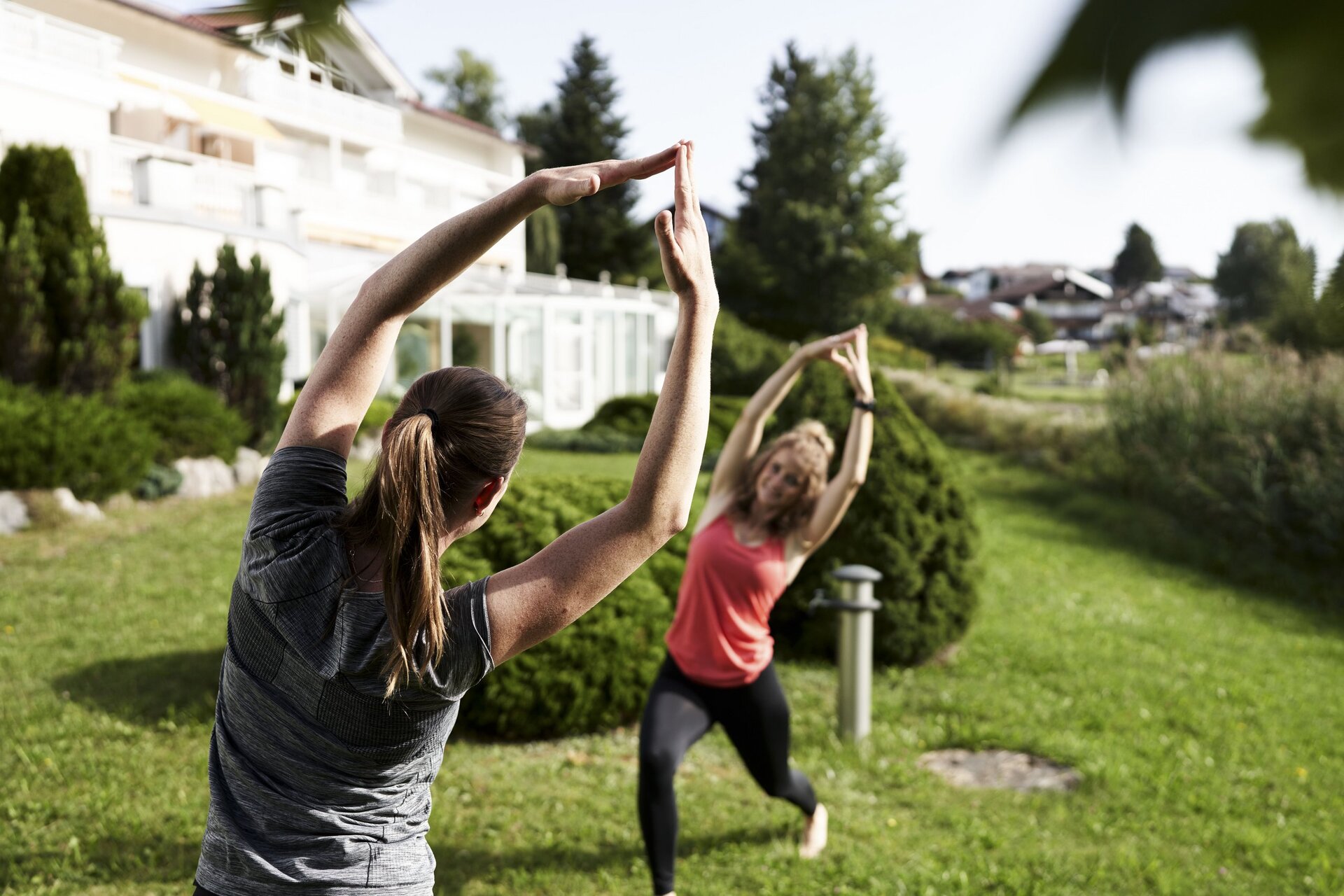 Reha, Kur und Prävention im Alpreflect mit Fitness im Garten